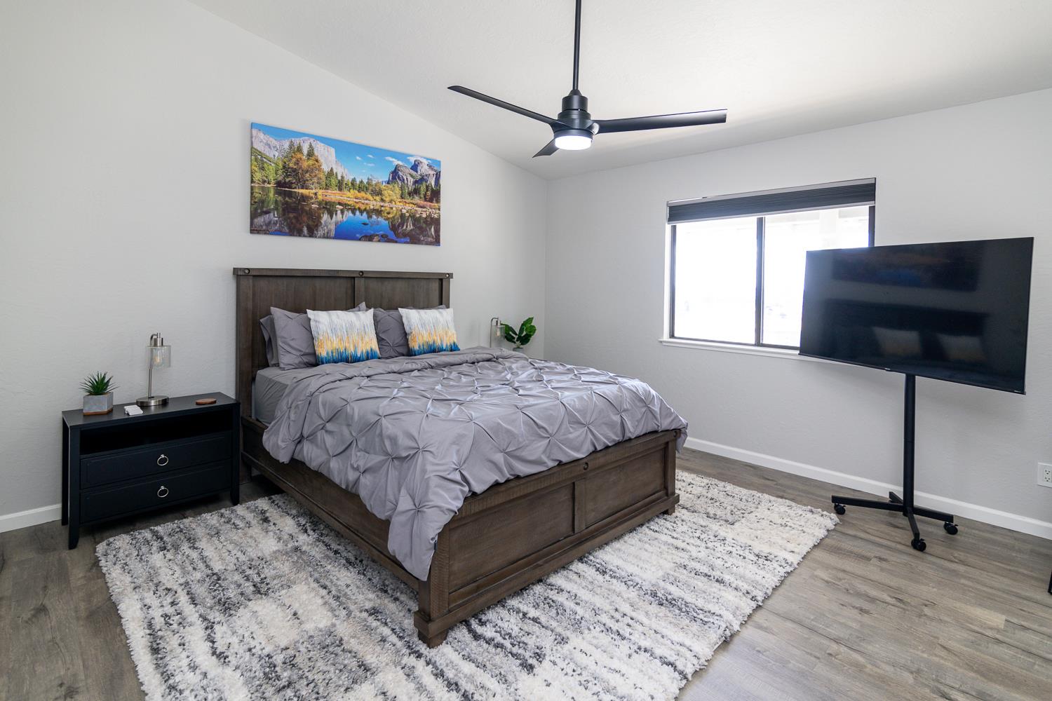 9925 Alamo Dr, La Grange, CA 95329