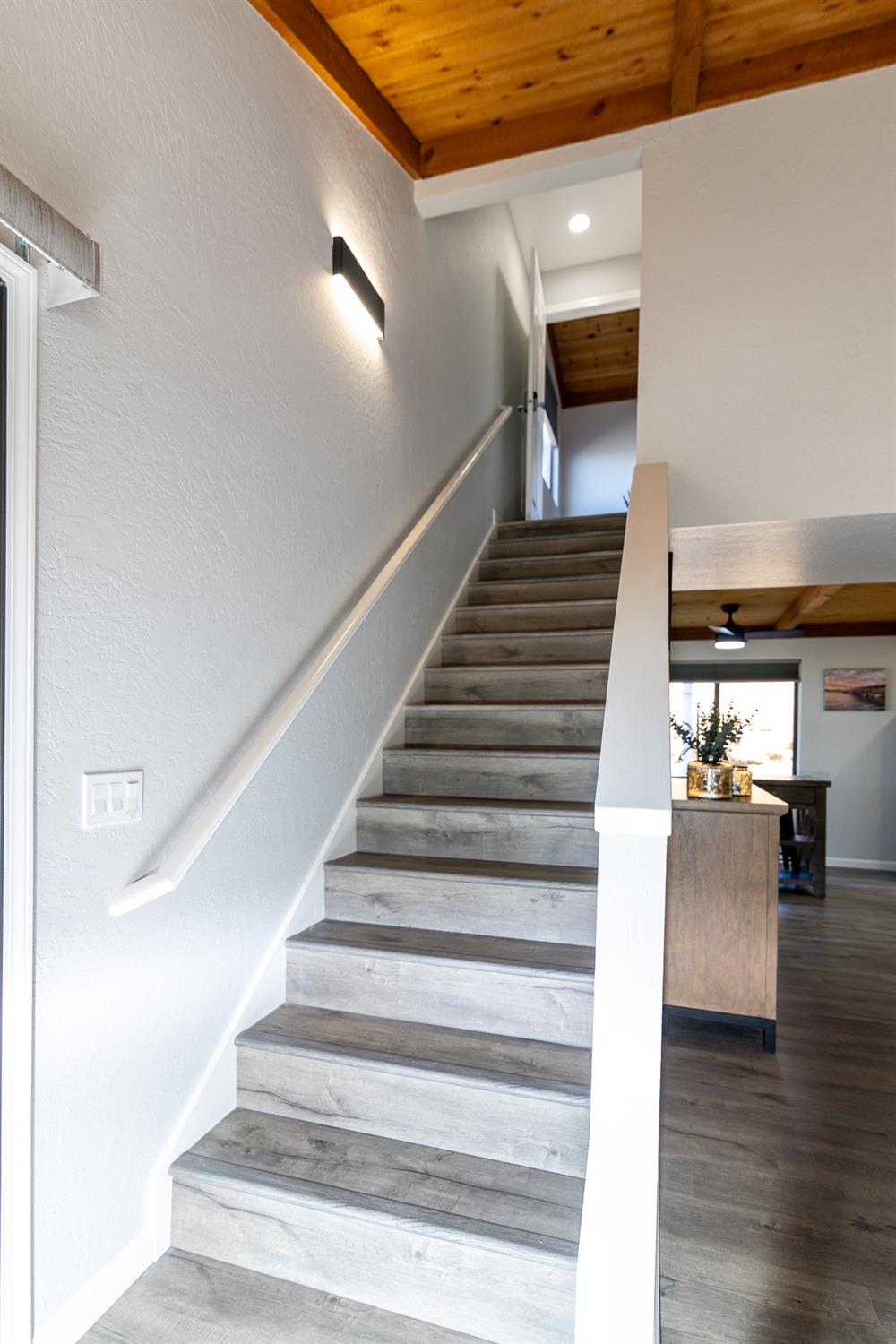 9925 Alamo Dr, La Grange, CA 95329