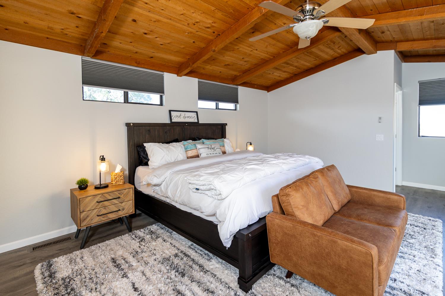 9925 Alamo Dr, La Grange, CA 95329