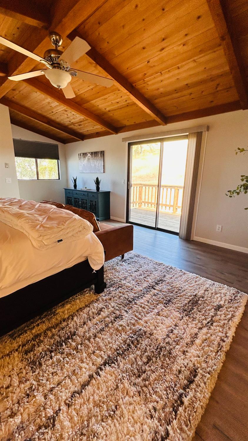 9925 Alamo Dr, La Grange, CA 95329