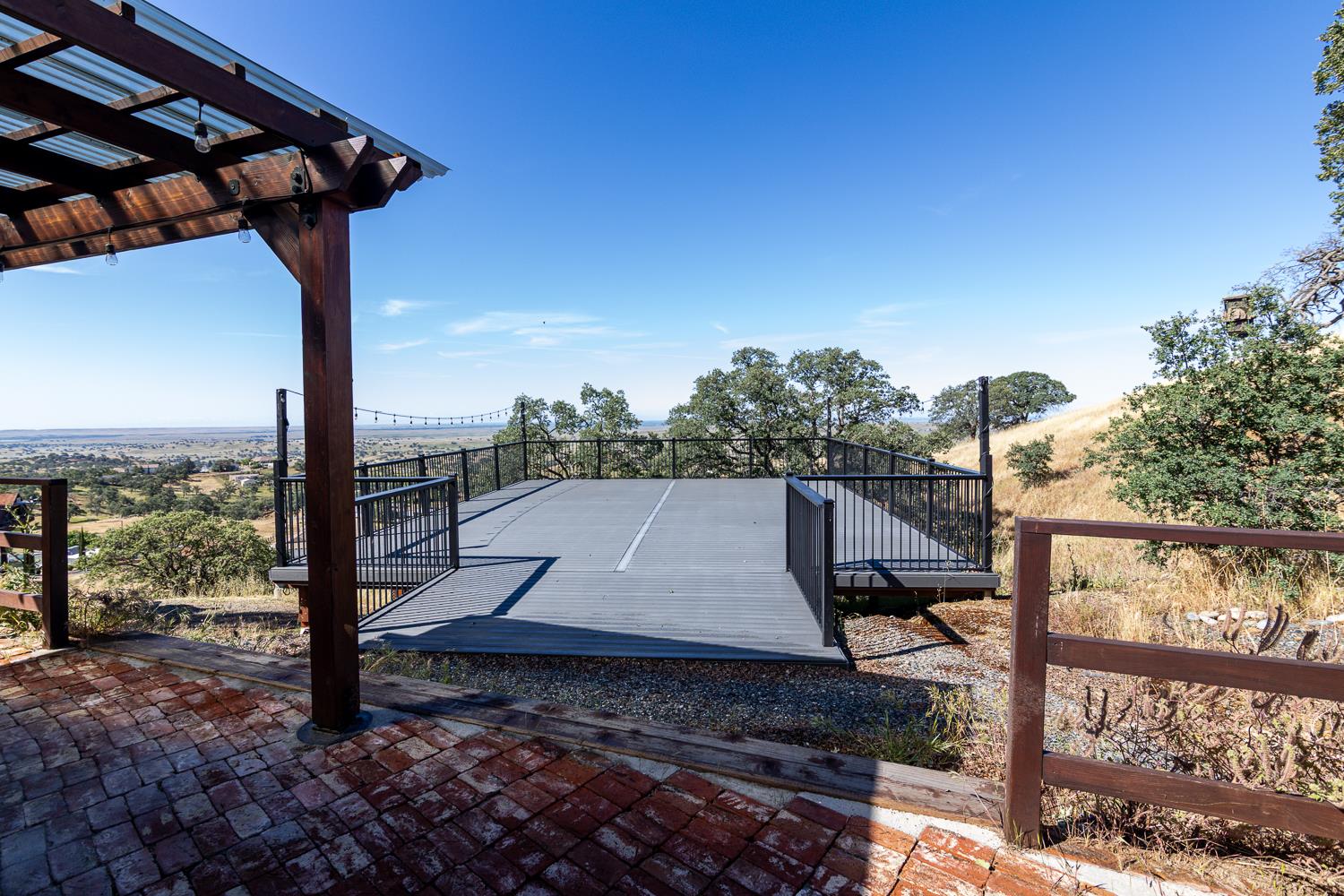 9925 Alamo Dr, La Grange, CA 95329