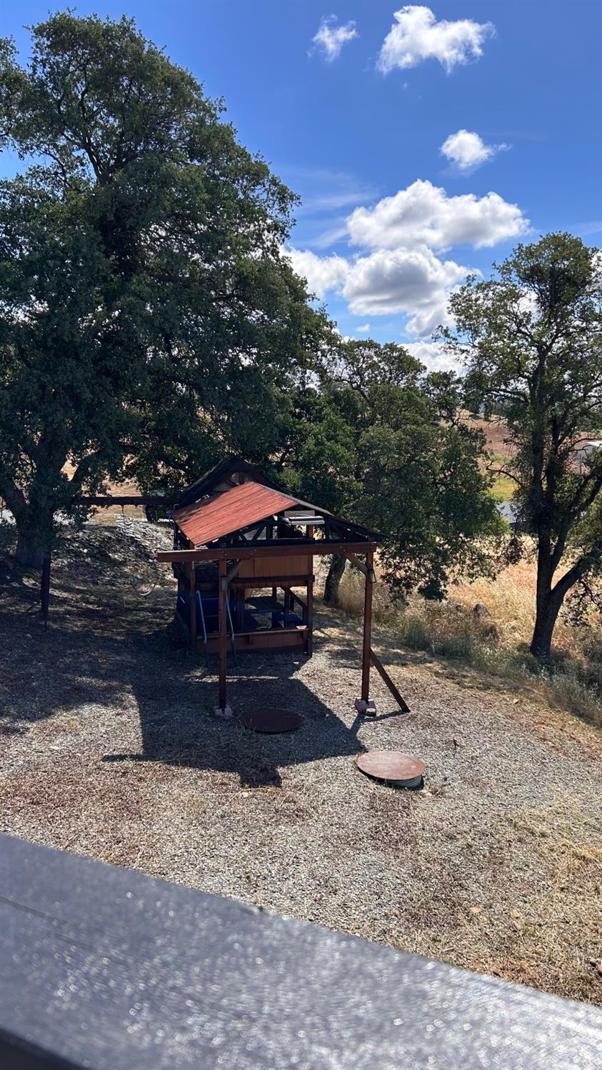 9925 Alamo Dr, La Grange, CA 95329