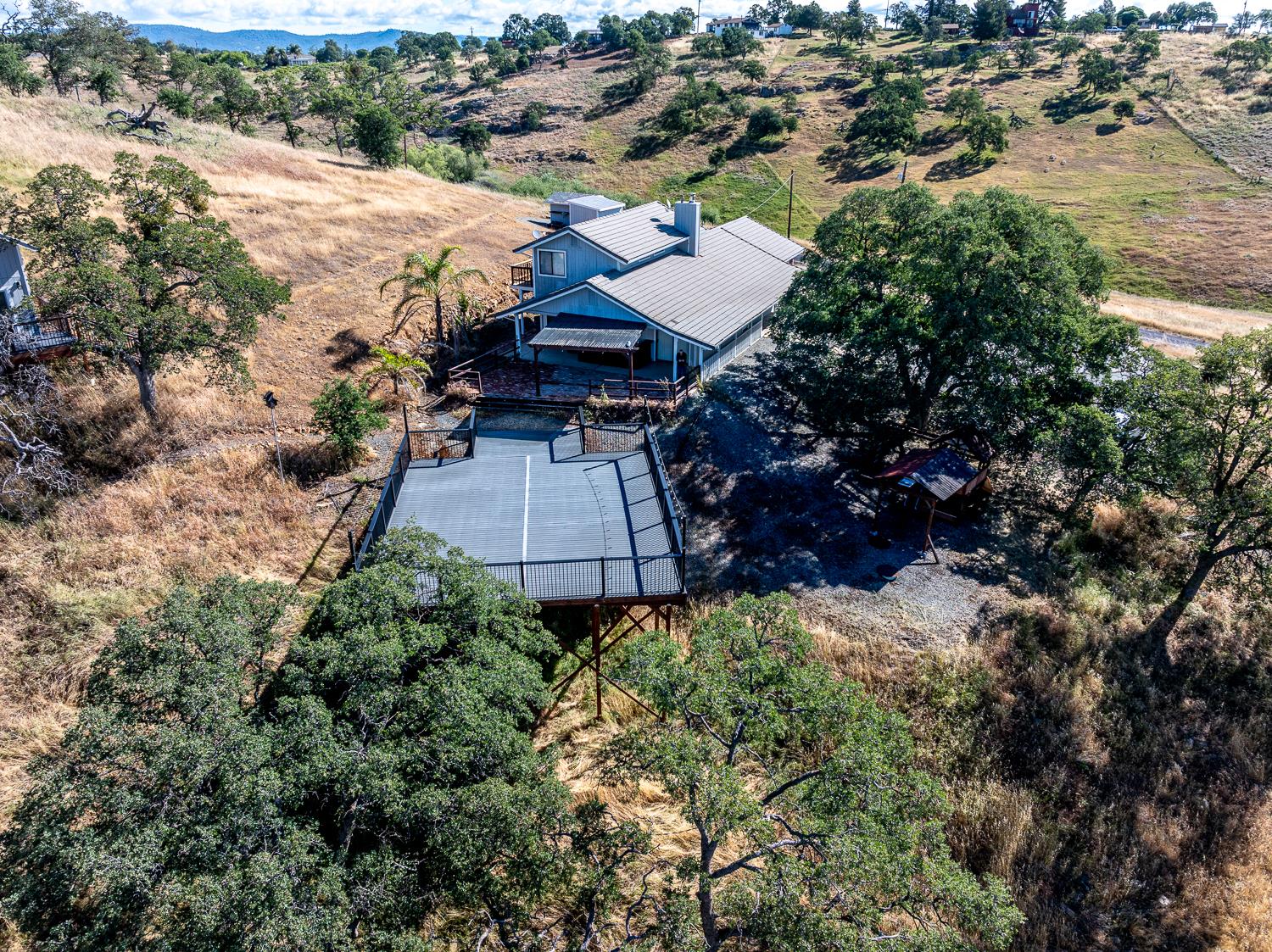 9925 Alamo Dr, La Grange, CA 95329