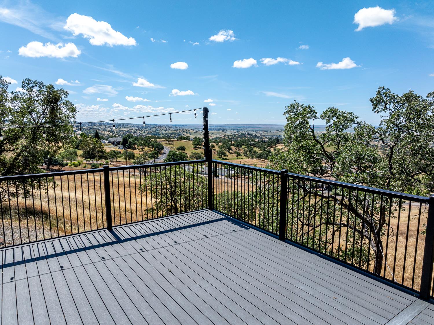 9925 Alamo Dr, La Grange, CA 95329