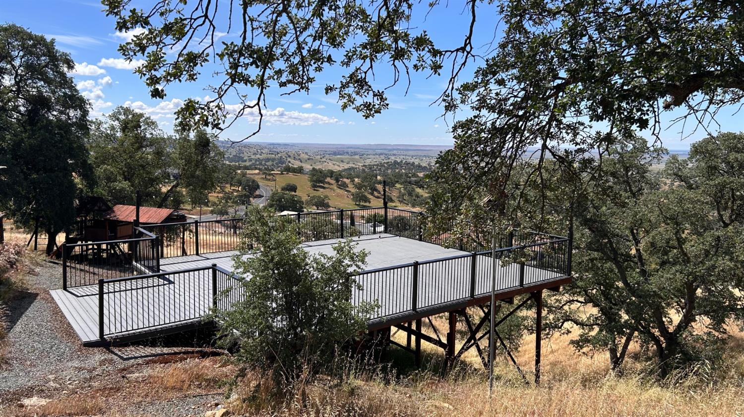 9925 Alamo Dr, La Grange, CA 95329