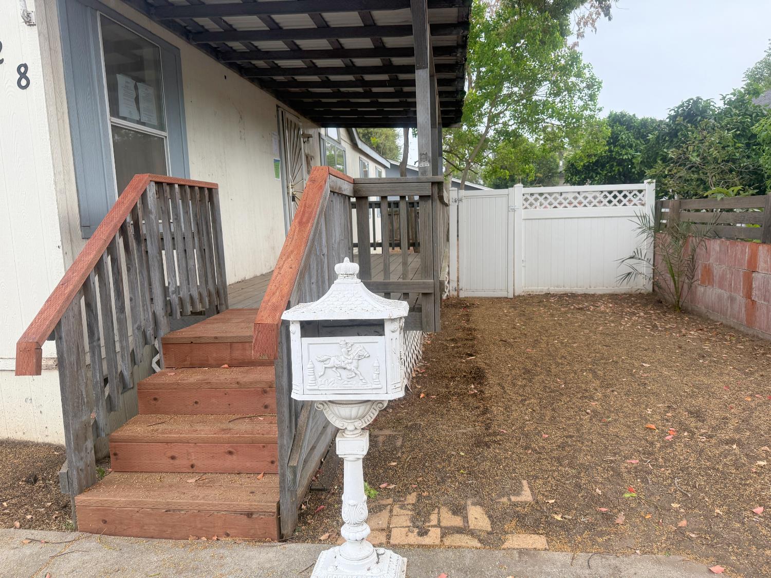 328 N 3rd Ave, Oakdale, CA 95361