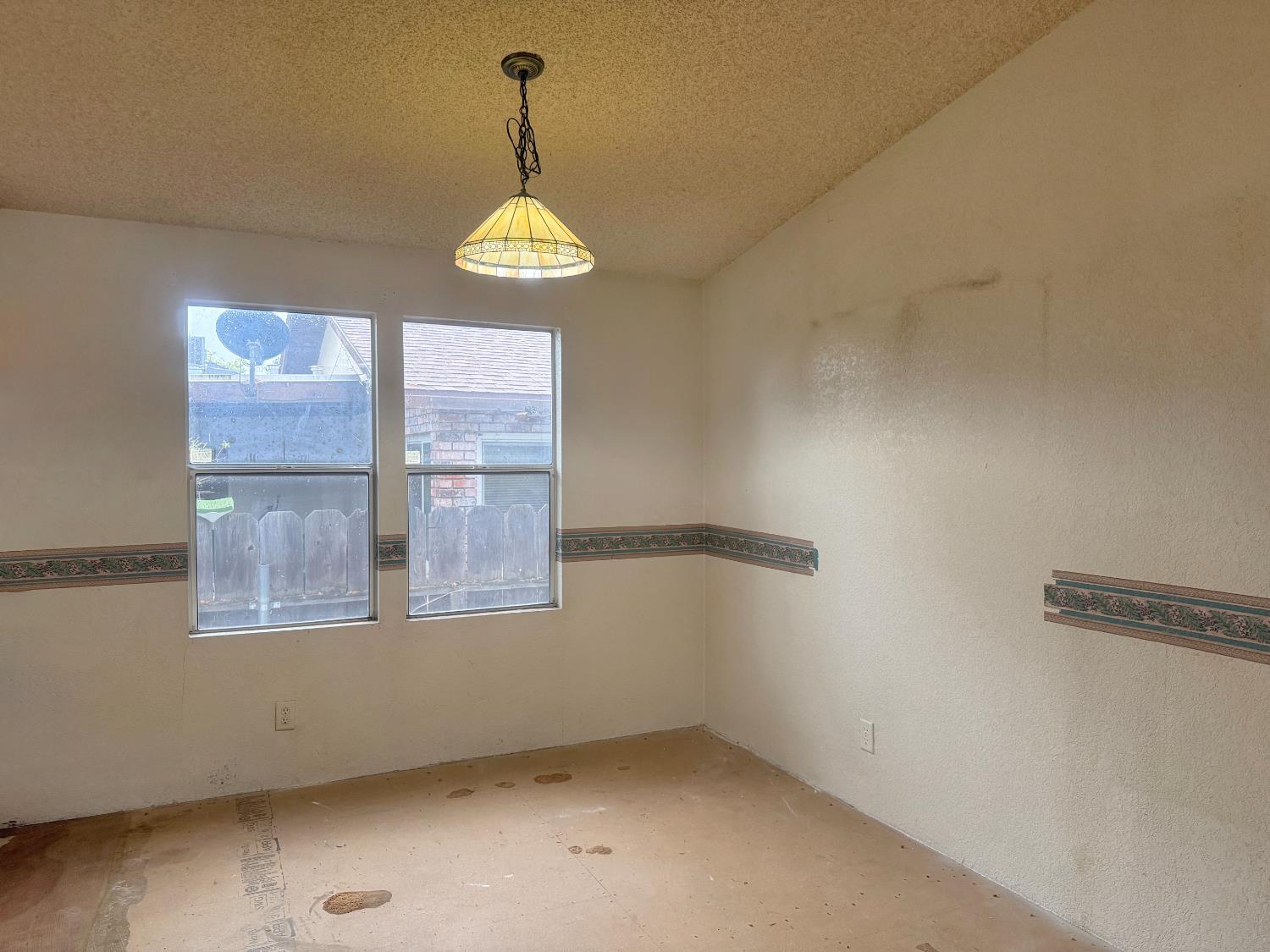 328 N 3rd Ave, Oakdale, CA 95361