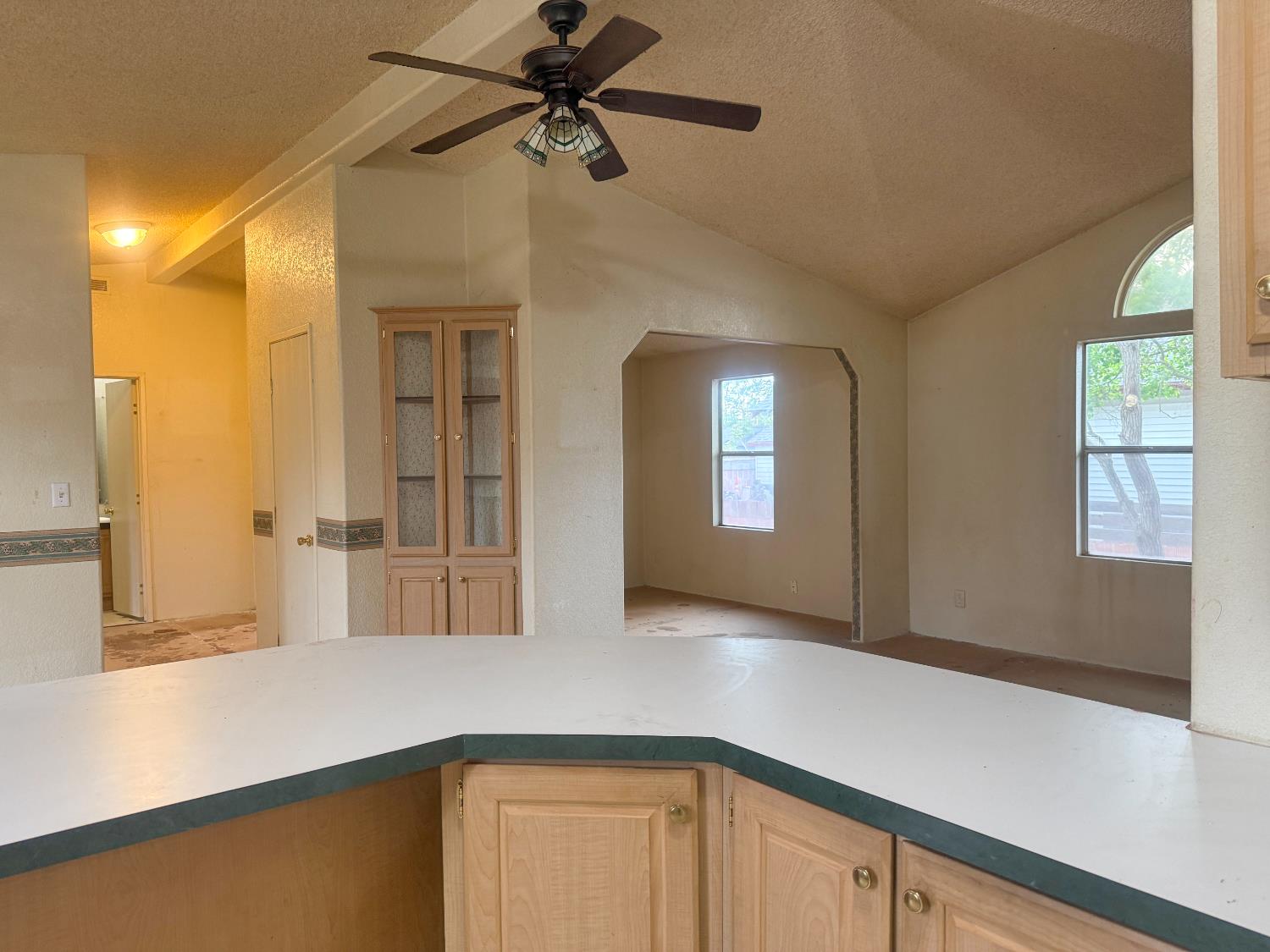 328 N 3rd Ave, Oakdale, CA 95361