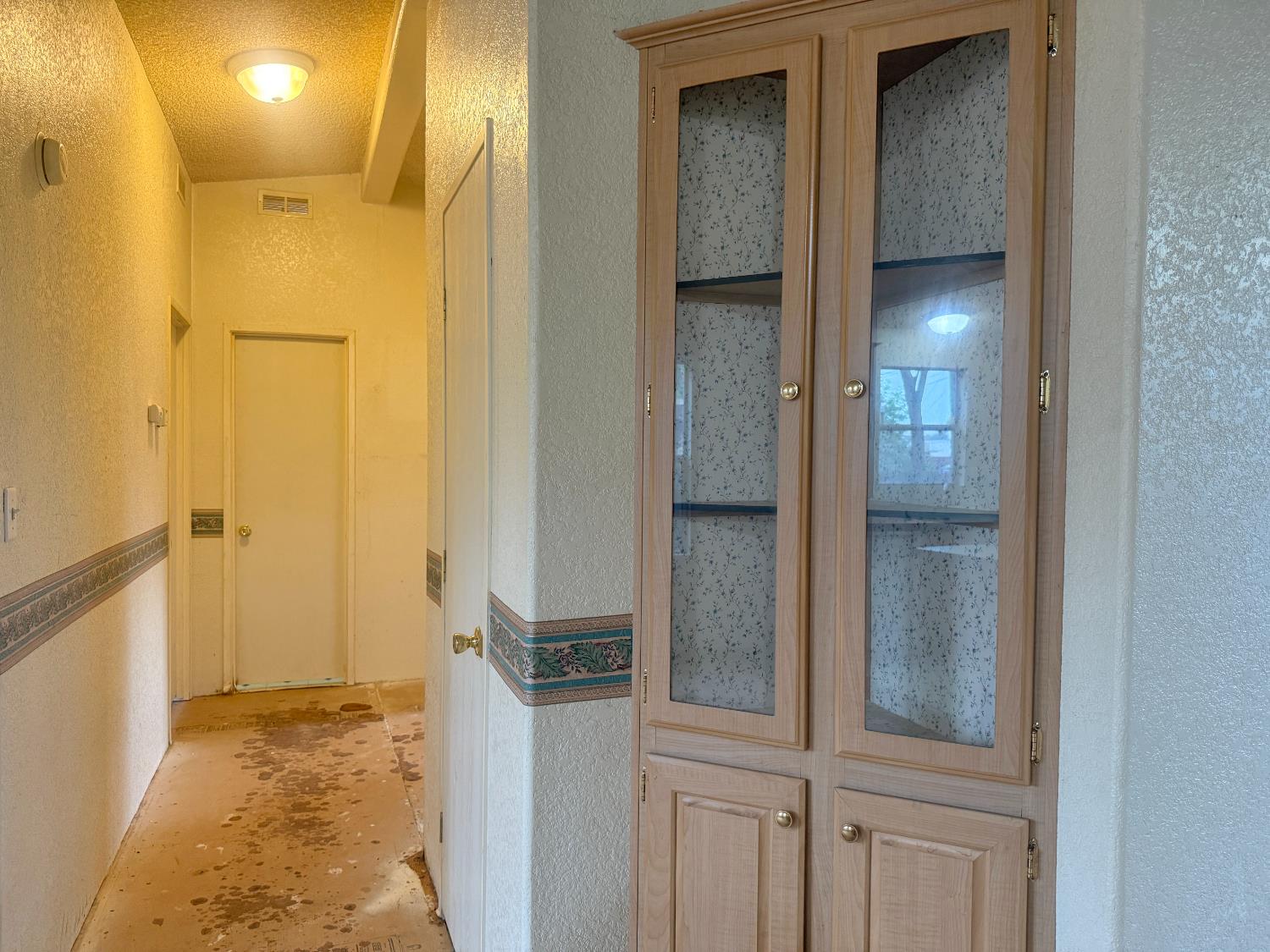 328 N 3rd Ave, Oakdale, CA 95361