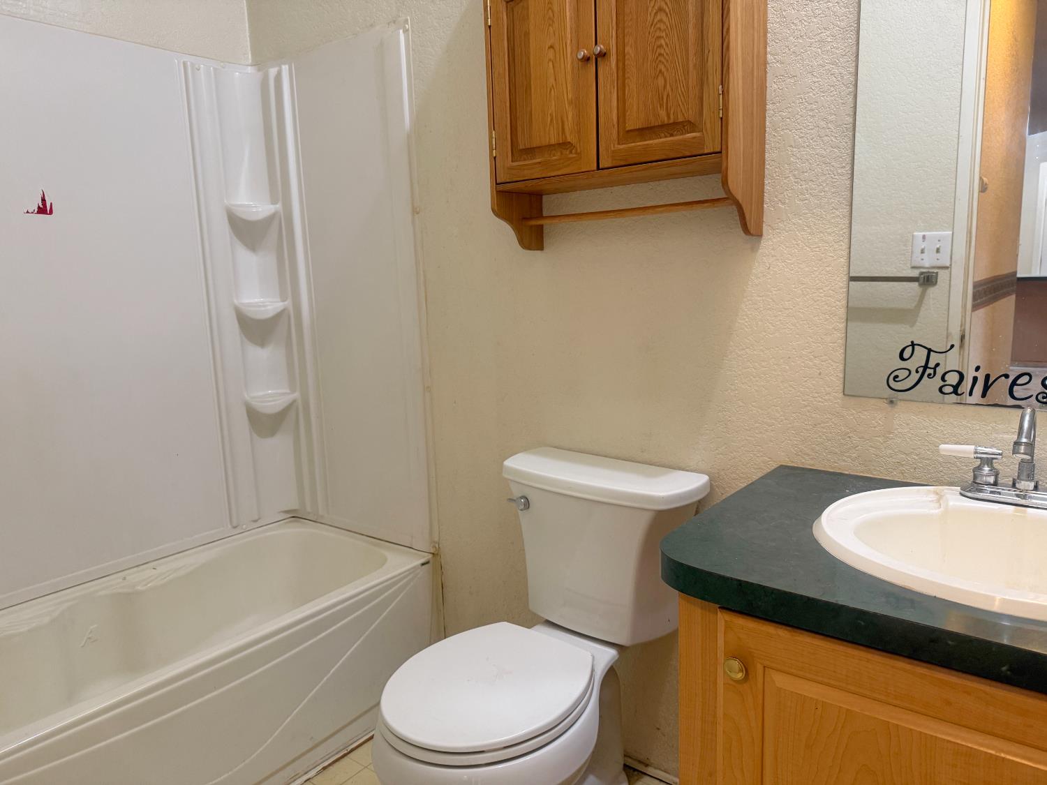 328 N 3rd Ave, Oakdale, CA 95361