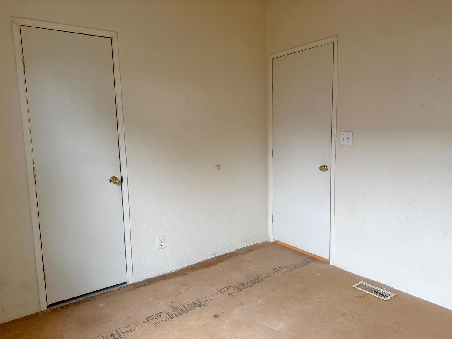 328 N 3rd Ave, Oakdale, CA 95361