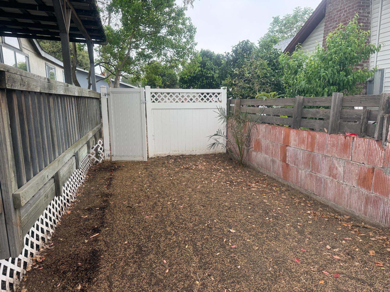 328 N 3rd Ave, Oakdale, CA 95361