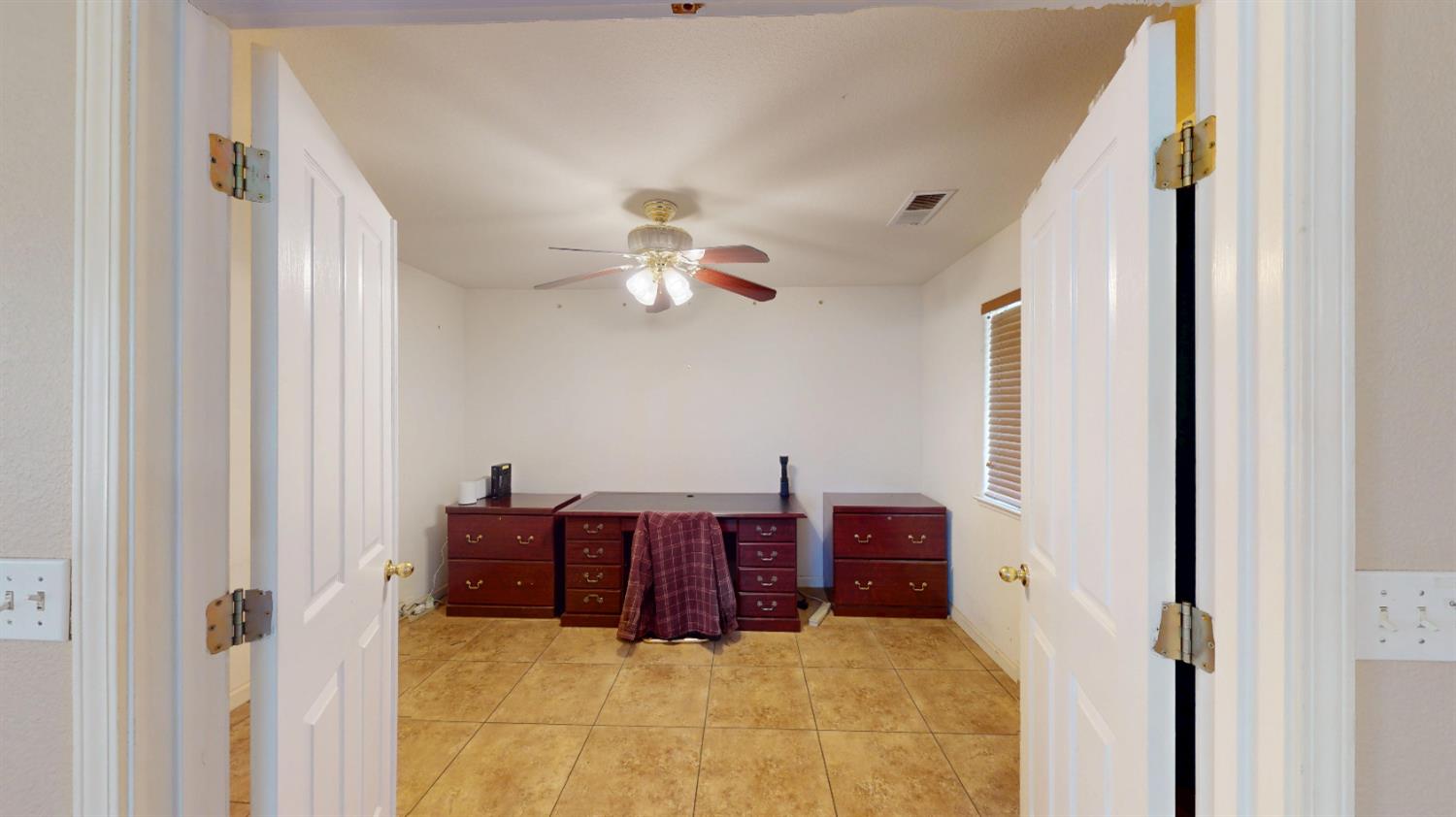 4654 Kirkes Way, Turlock, CA 95382