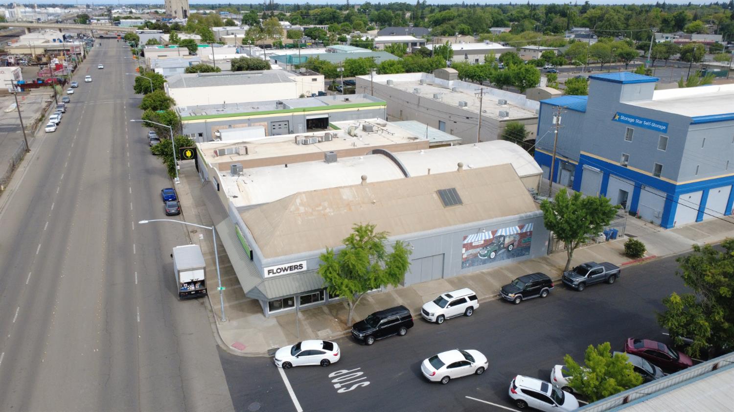 1302 9th St, Modesto, CA 95354