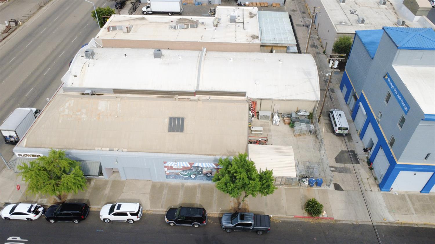 1302 9th St, Modesto, CA 95354