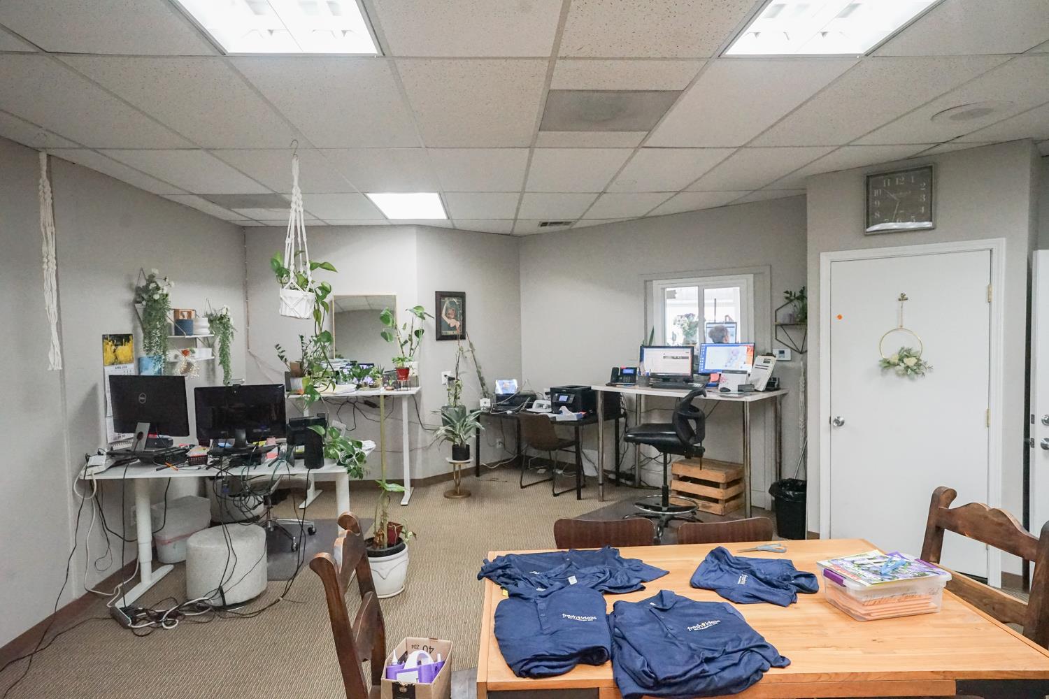 1302 9th St, Modesto, CA 95354