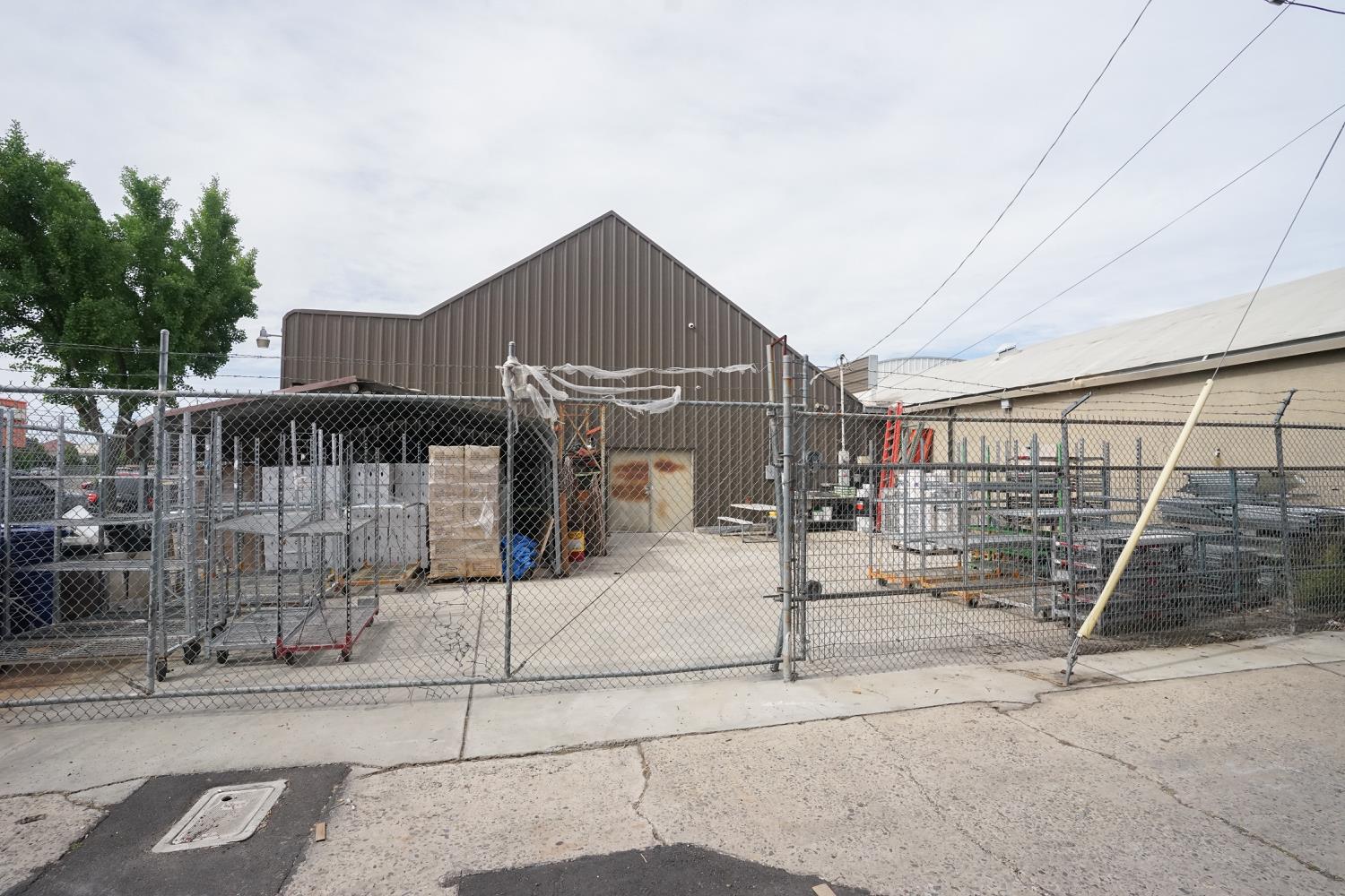 1302 9th St, Modesto, CA 95354