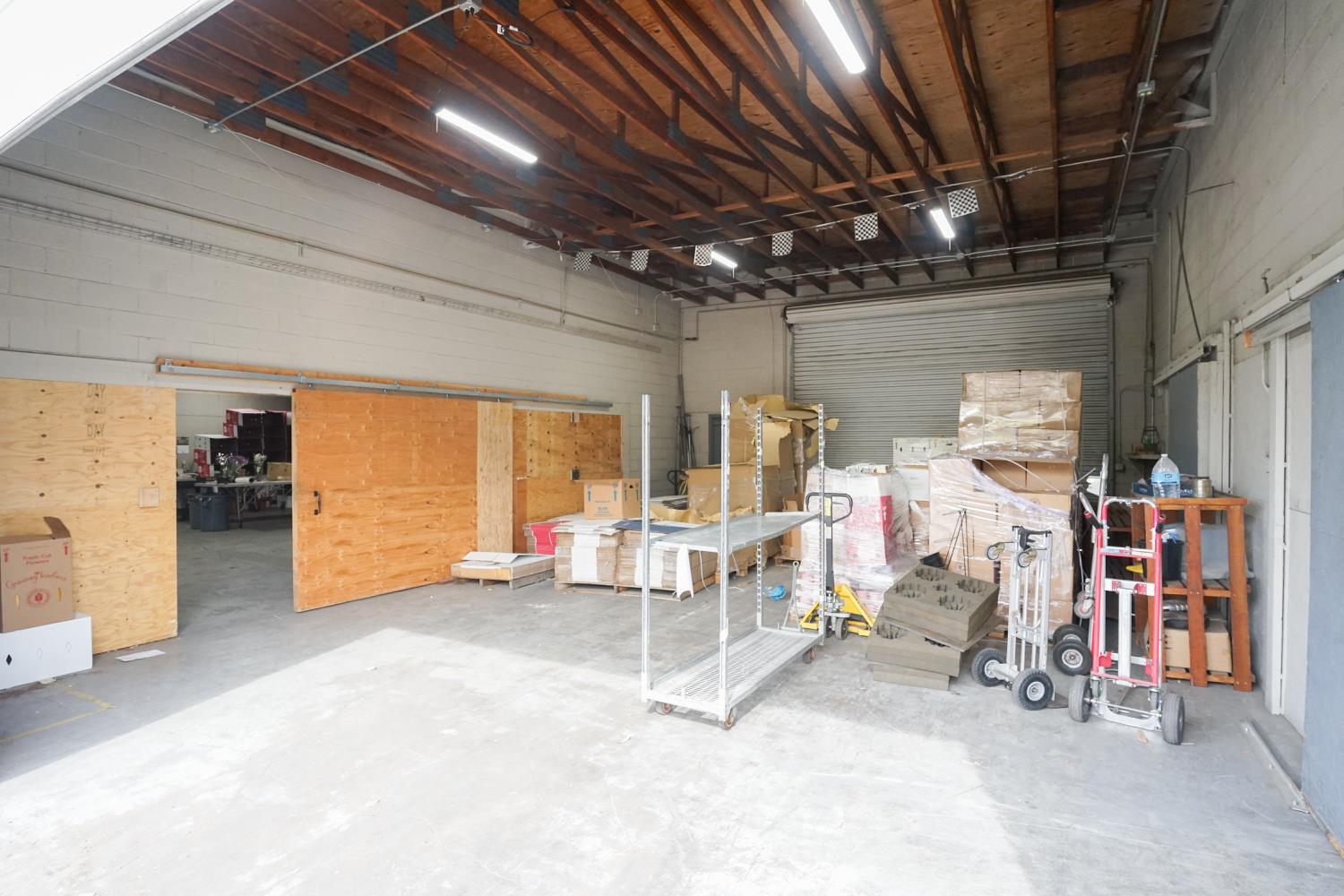 1320 9th St, Modesto, CA 95354