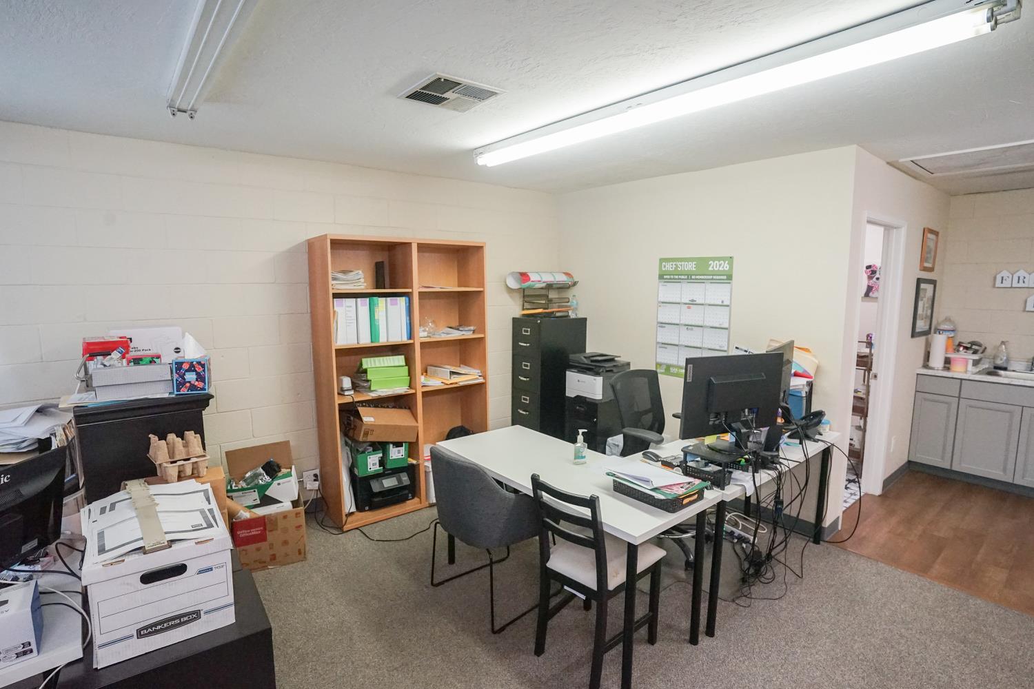 1320 9th St, Modesto, CA 95354