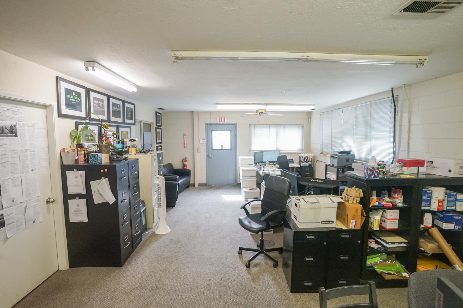 1320 9th St, Modesto, CA 95354