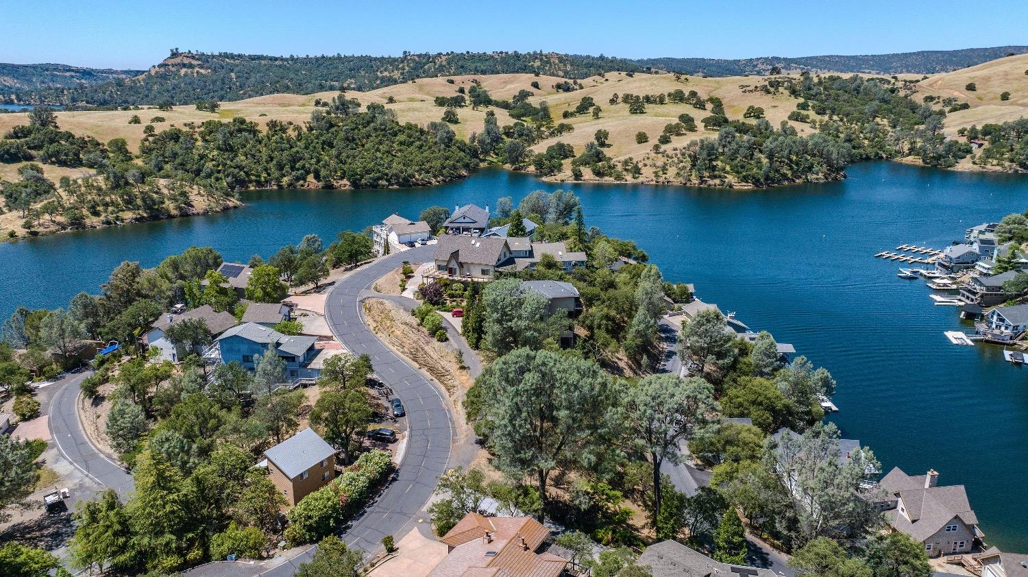 215 Oakhurst Ct, Copperopolis, CA 95228