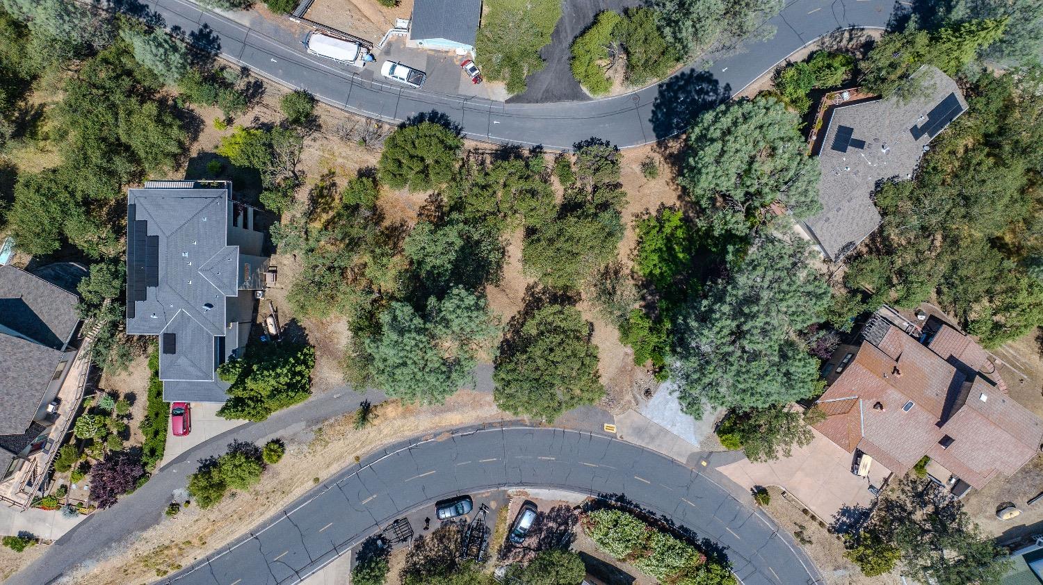 215 Oakhurst Ct, Copperopolis, CA 95228