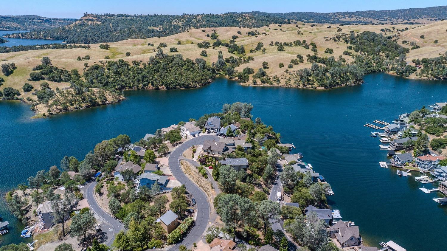 215 Oakhurst Ct, Copperopolis, CA 95228