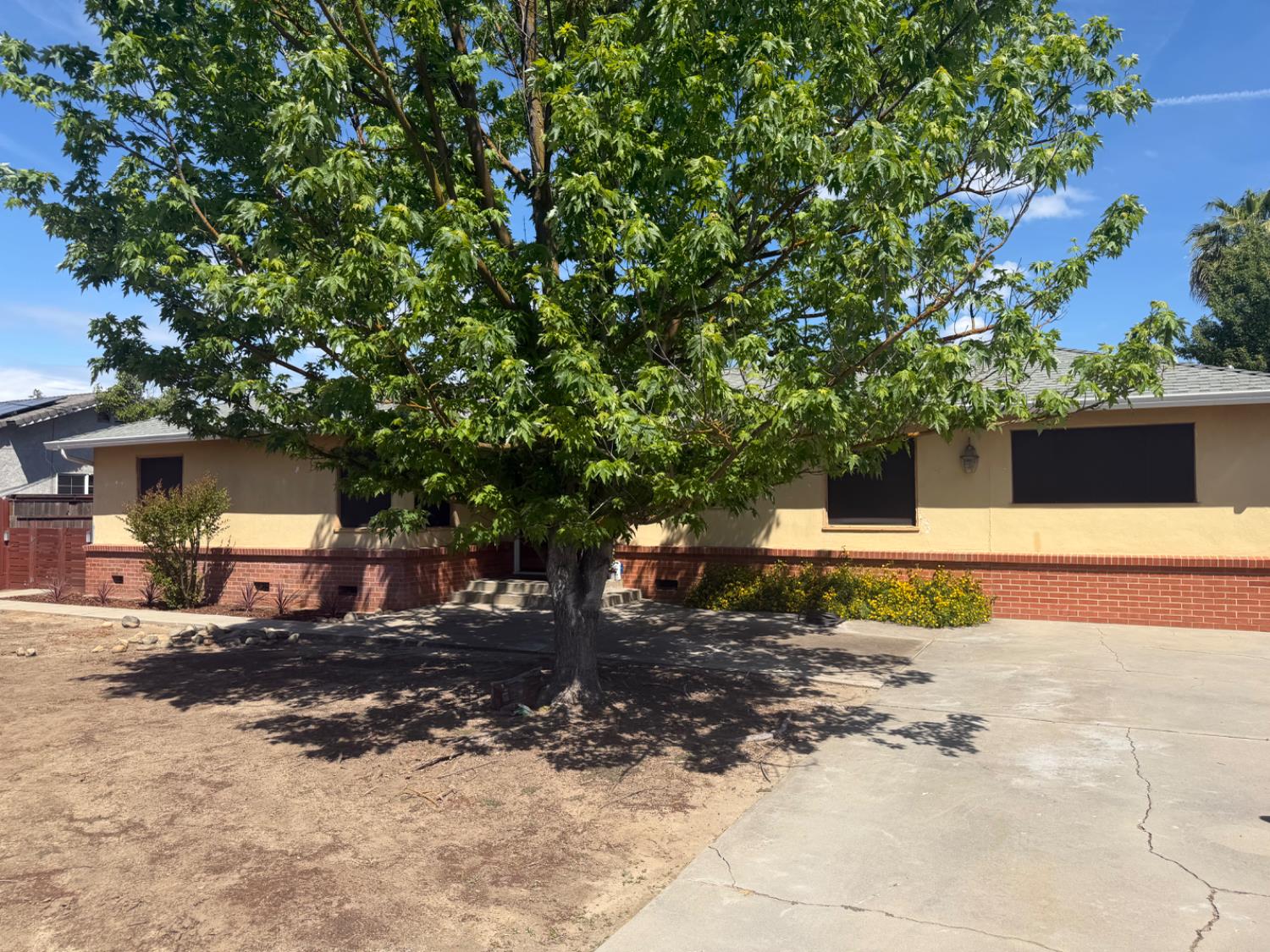 7555 E Whitmore Ave, Hughson, CA 95326