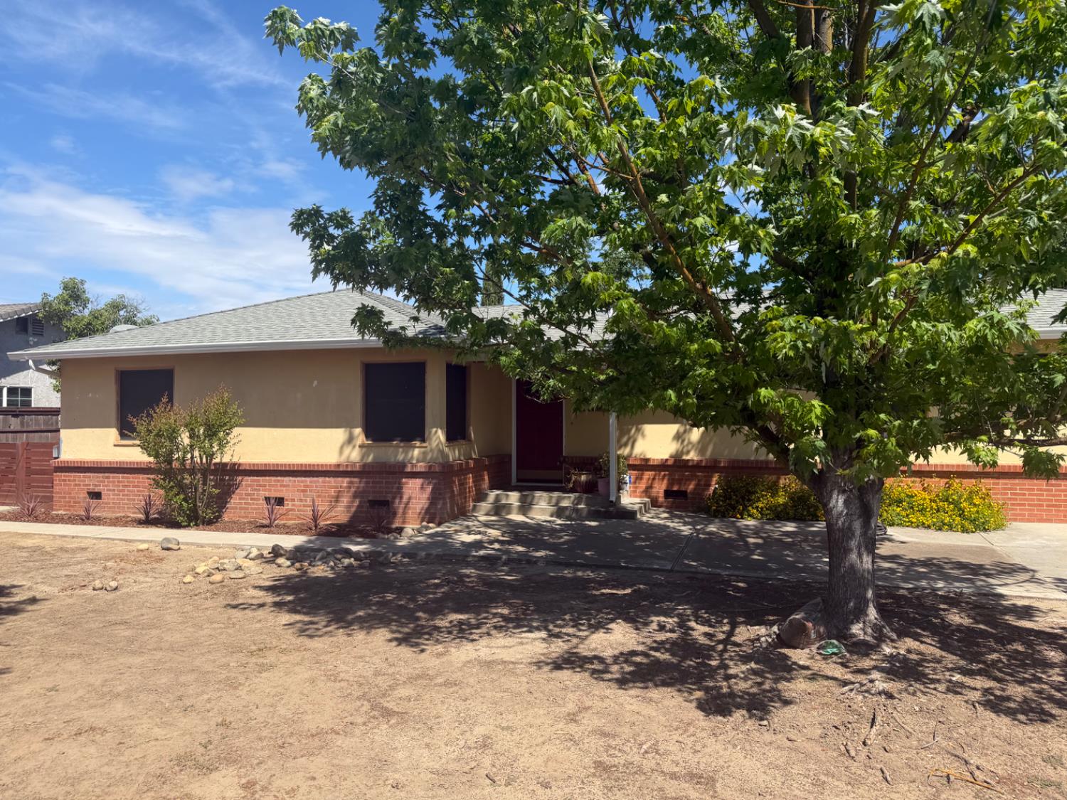 7555 E Whitmore Ave, Hughson, CA 95326