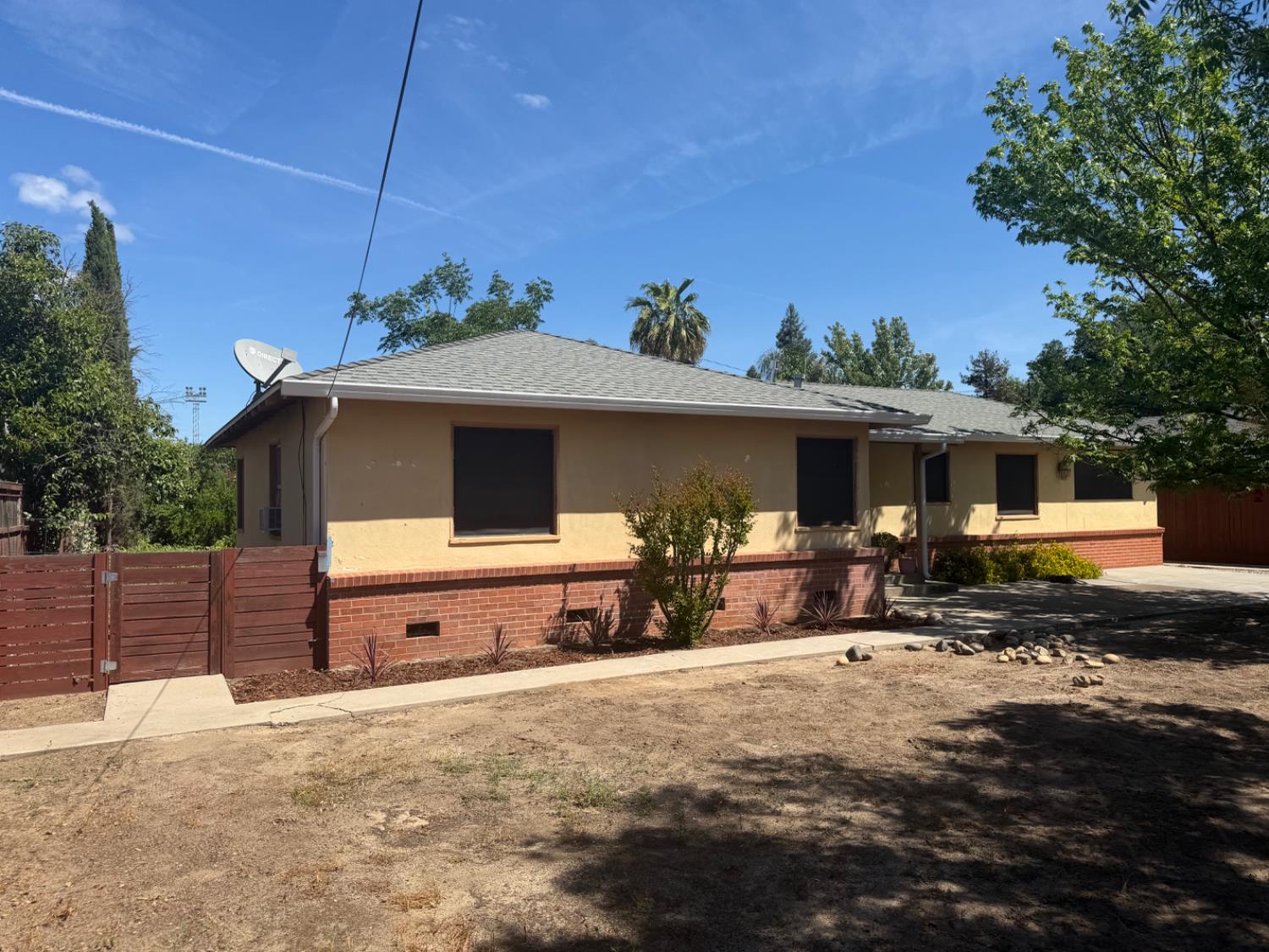 7555 E Whitmore Ave, Hughson, CA 95326