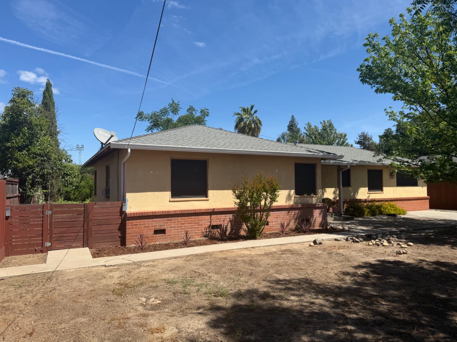 7555 E Whitmore Ave, Hughson, CA 95326