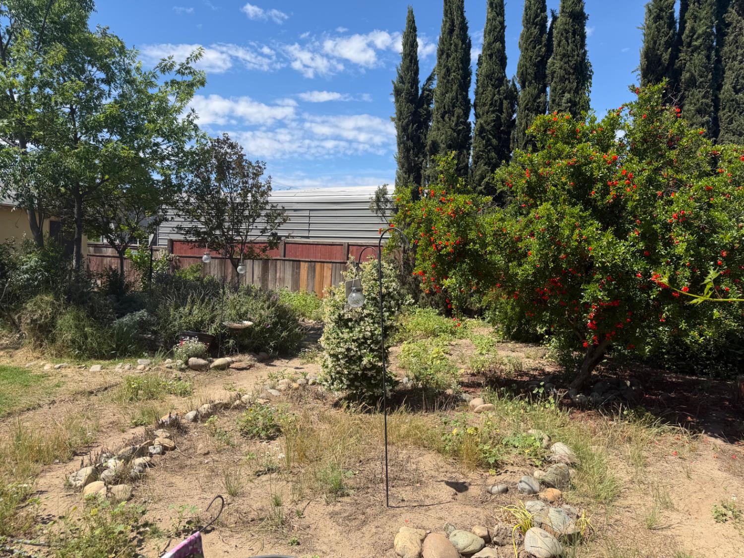 7555 E Whitmore Ave, Hughson, CA 95326