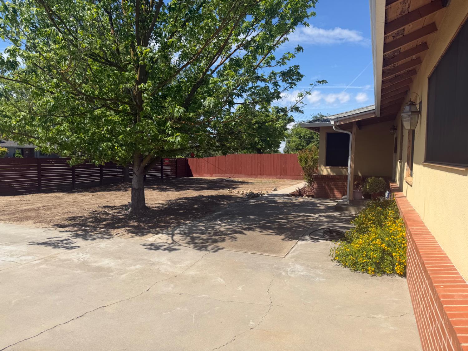 7555 E Whitmore Ave, Hughson, CA 95326