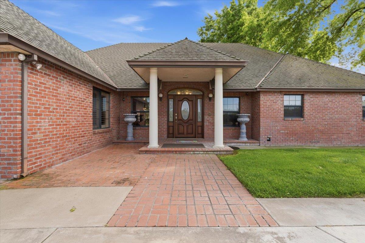 30324 Lone Tree Rd, Oakdale, CA 95361