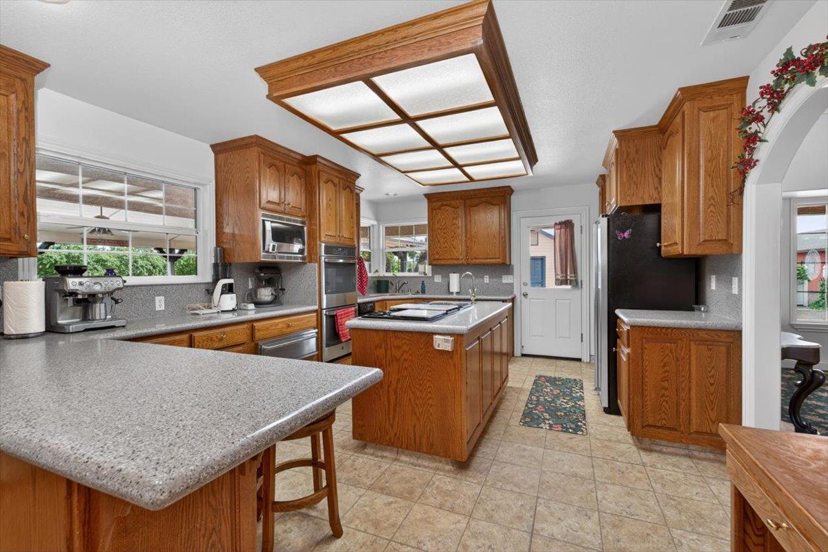 30324 Lone Tree Rd, Oakdale, CA 95361