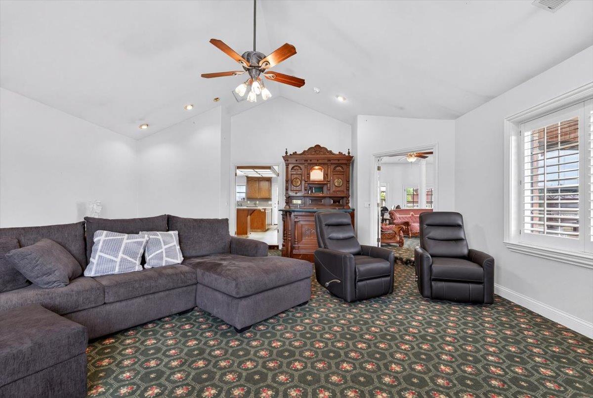 30324 Lone Tree Rd, Oakdale, CA 95361