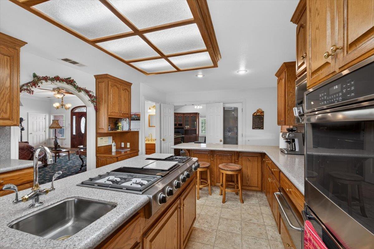 30324 Lone Tree Rd, Oakdale, CA 95361