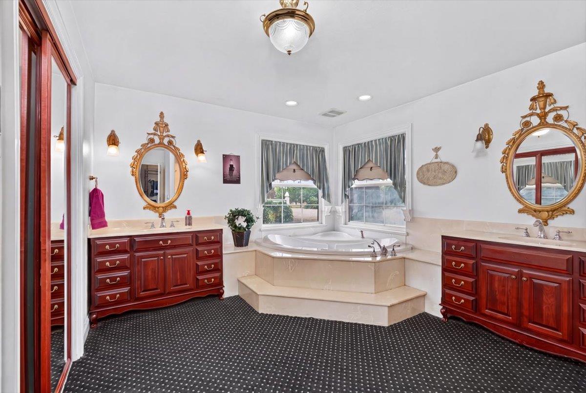 30324 Lone Tree Rd, Oakdale, CA 95361