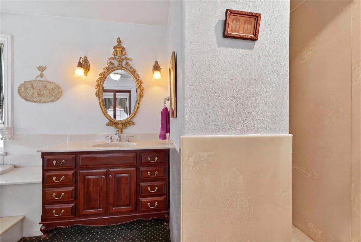 30324 Lone Tree Rd, Oakdale, CA 95361