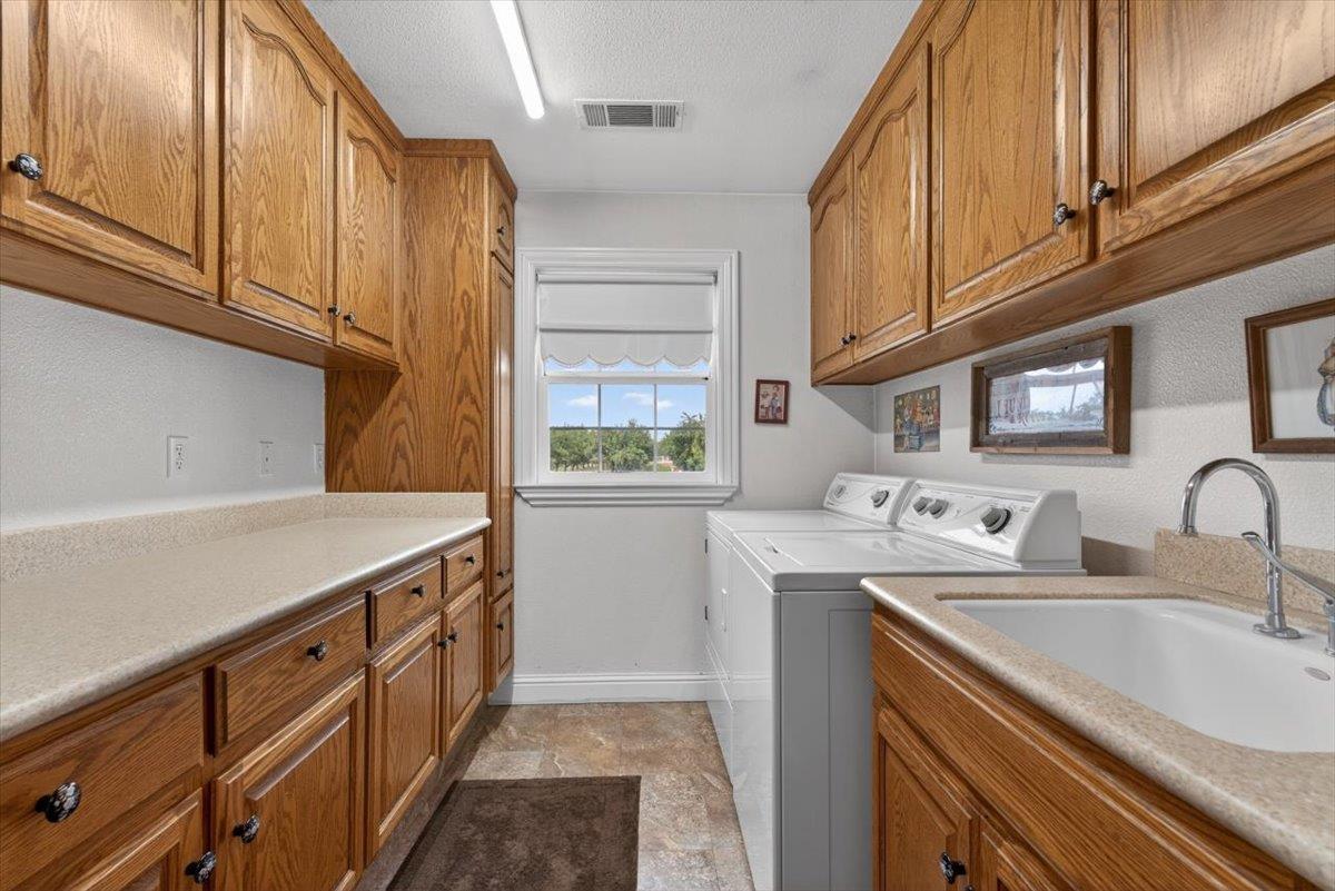 30324 Lone Tree Rd, Oakdale, CA 95361