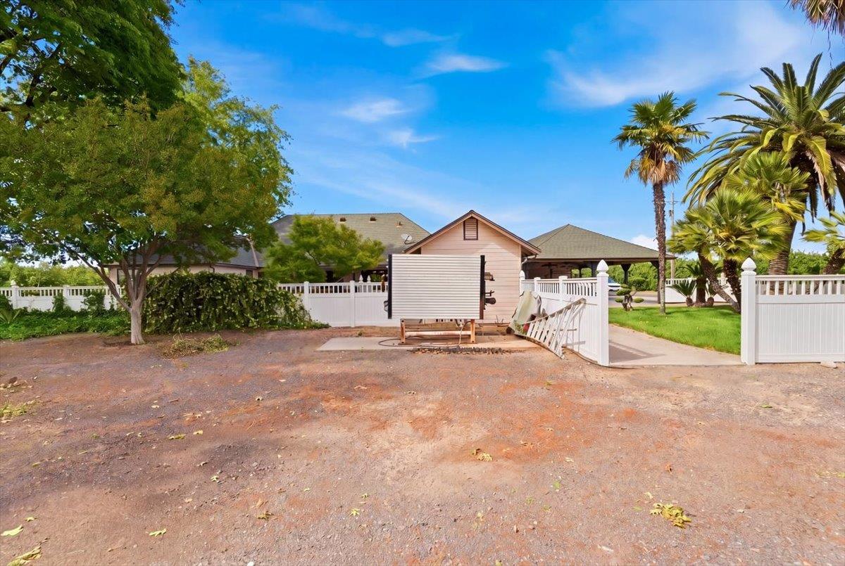 30324 Lone Tree Rd, Oakdale, CA 95361