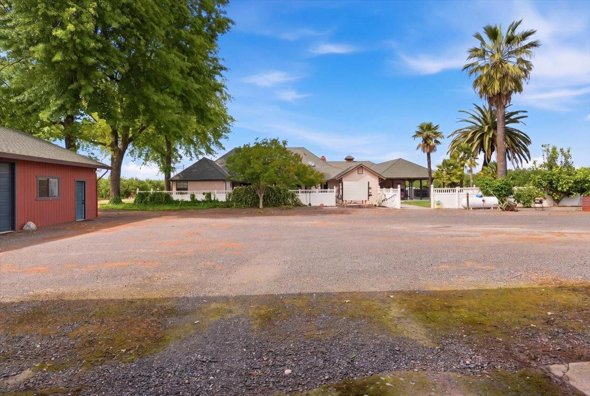 30324 Lone Tree Rd, Oakdale, CA 95361