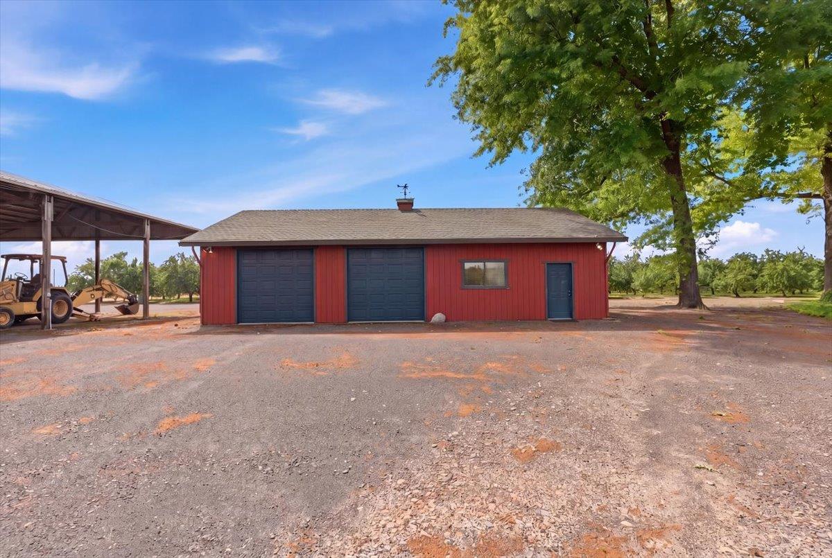 30324 Lone Tree Rd, Oakdale, CA 95361