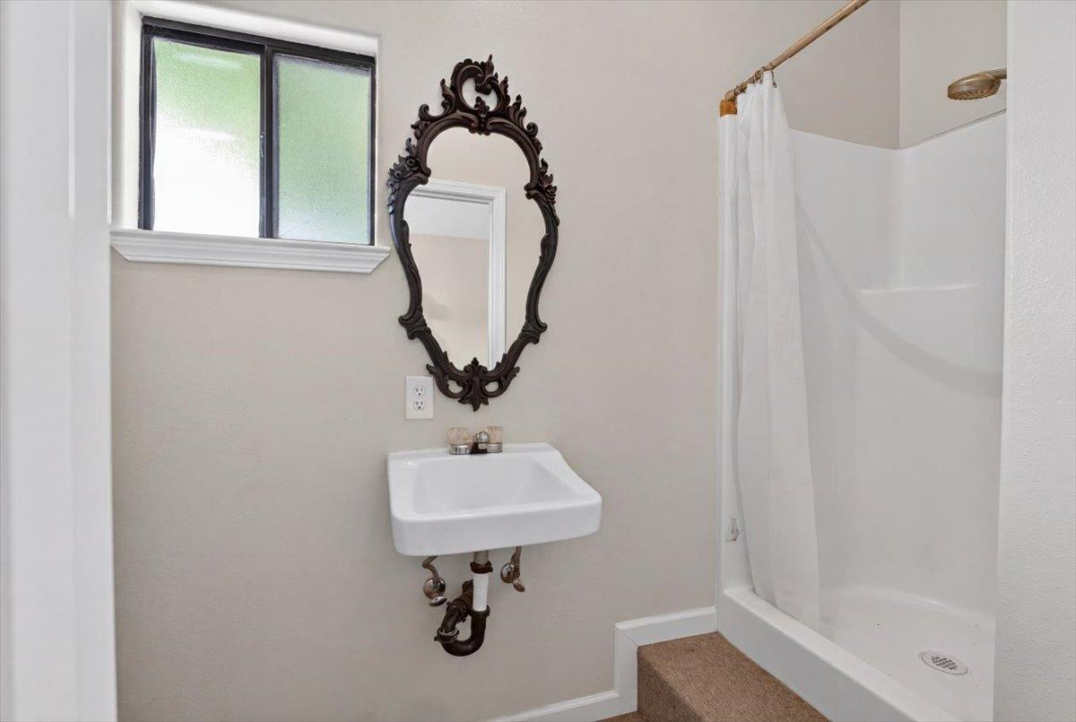 30324 Lone Tree Rd, Oakdale, CA 95361