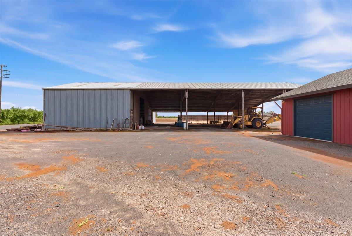 30324 Lone Tree Rd, Oakdale, CA 95361