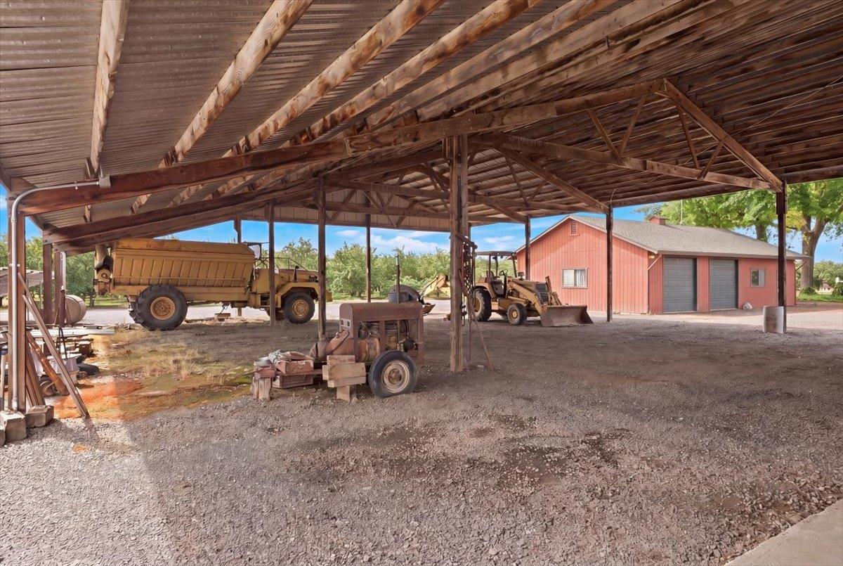 30324 Lone Tree Rd, Oakdale, CA 95361