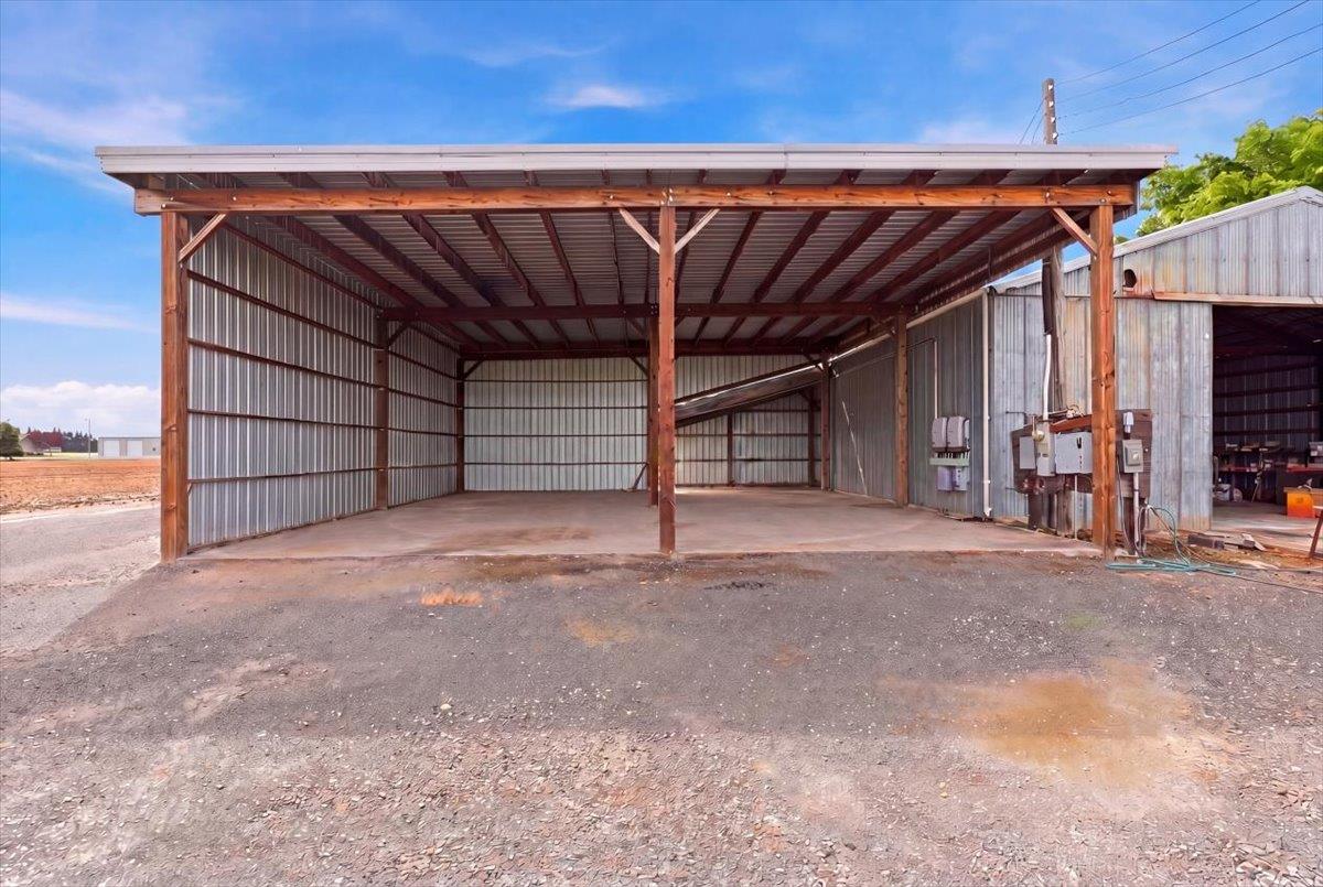 30324 Lone Tree Rd, Oakdale, CA 95361