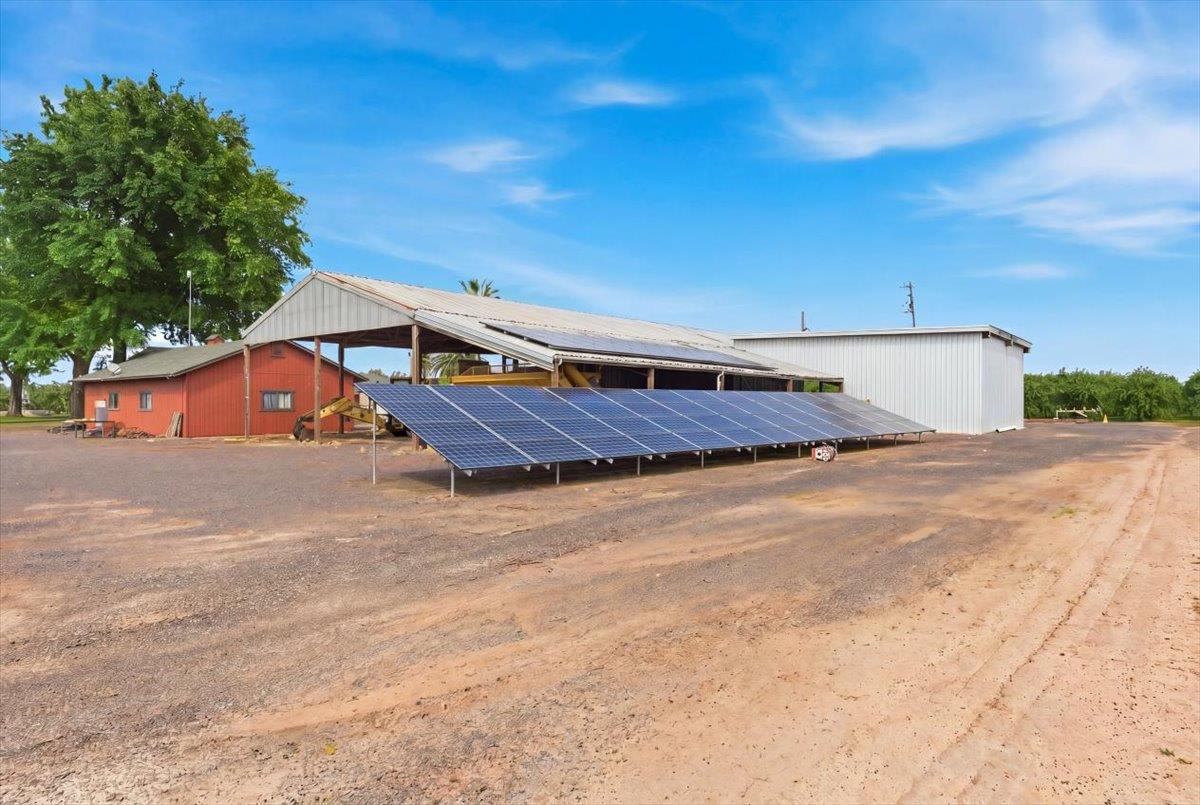 30324 Lone Tree Rd, Oakdale, CA 95361