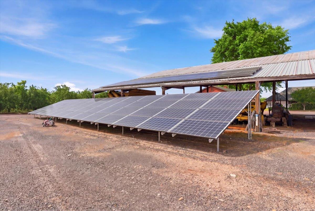 30324 Lone Tree Rd, Oakdale, CA 95361