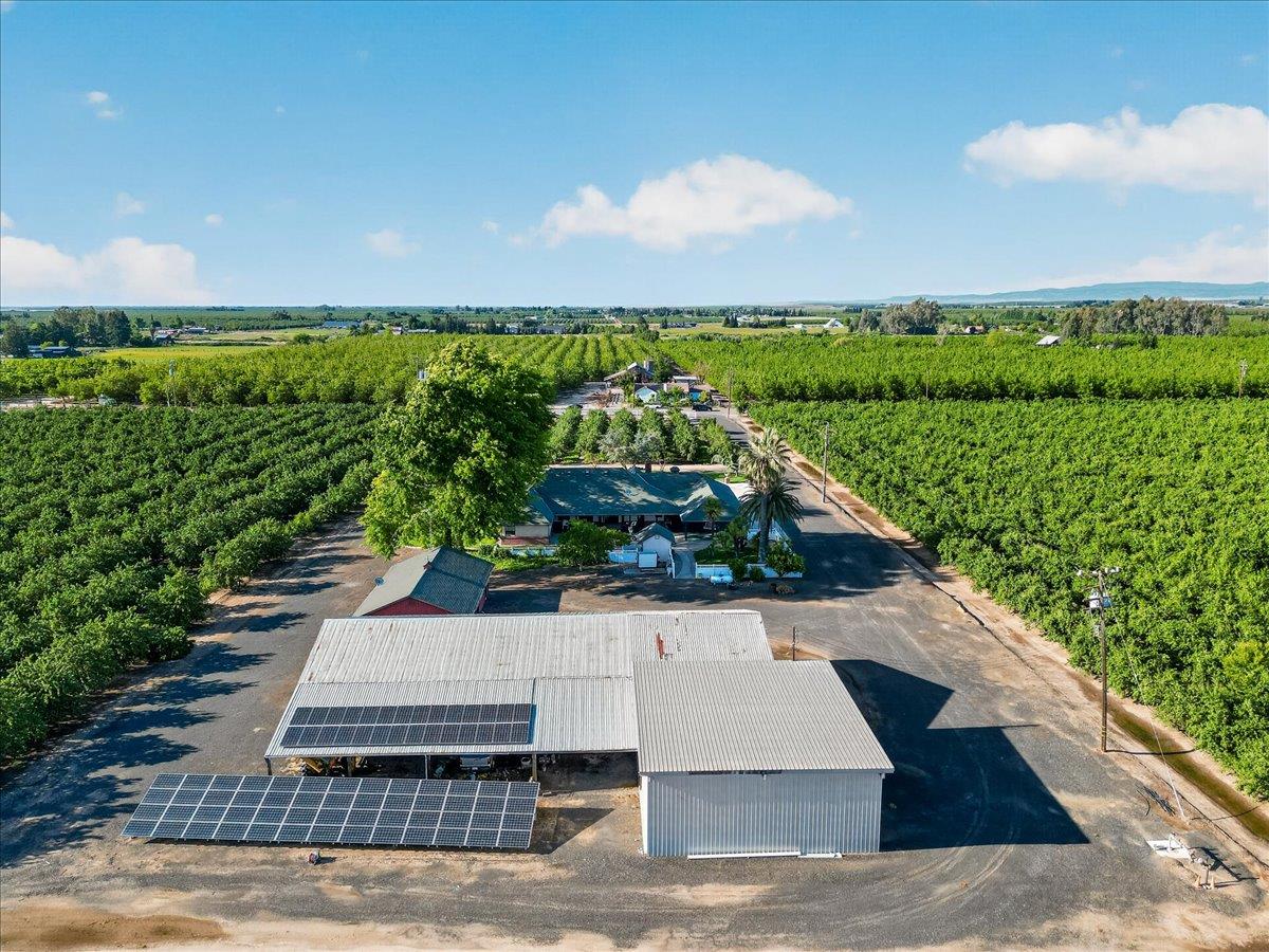 30324 Lone Tree Rd, Oakdale, CA 95361